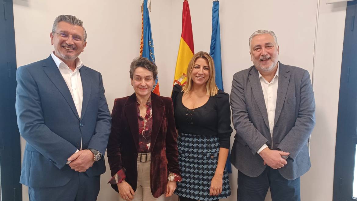 Autoridad portuaria de Valencia, aborda las necesidades del transporte por carretera