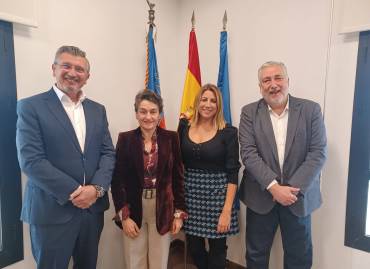 Autoridad portuaria de Valencia, aborda las necesidades del transporte por carretera
