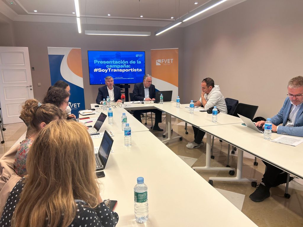 FVET insta a los 54.100 jóvenes valencianos a hacerse transportista